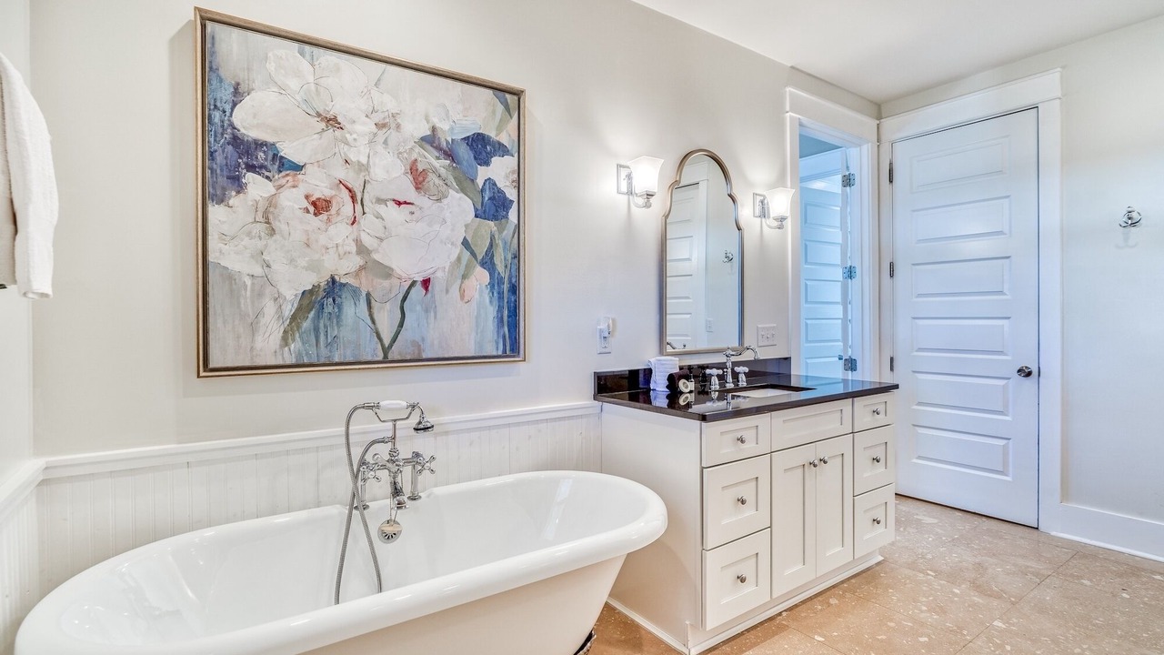 Photo of Bathroom in Village of Sugar Beach