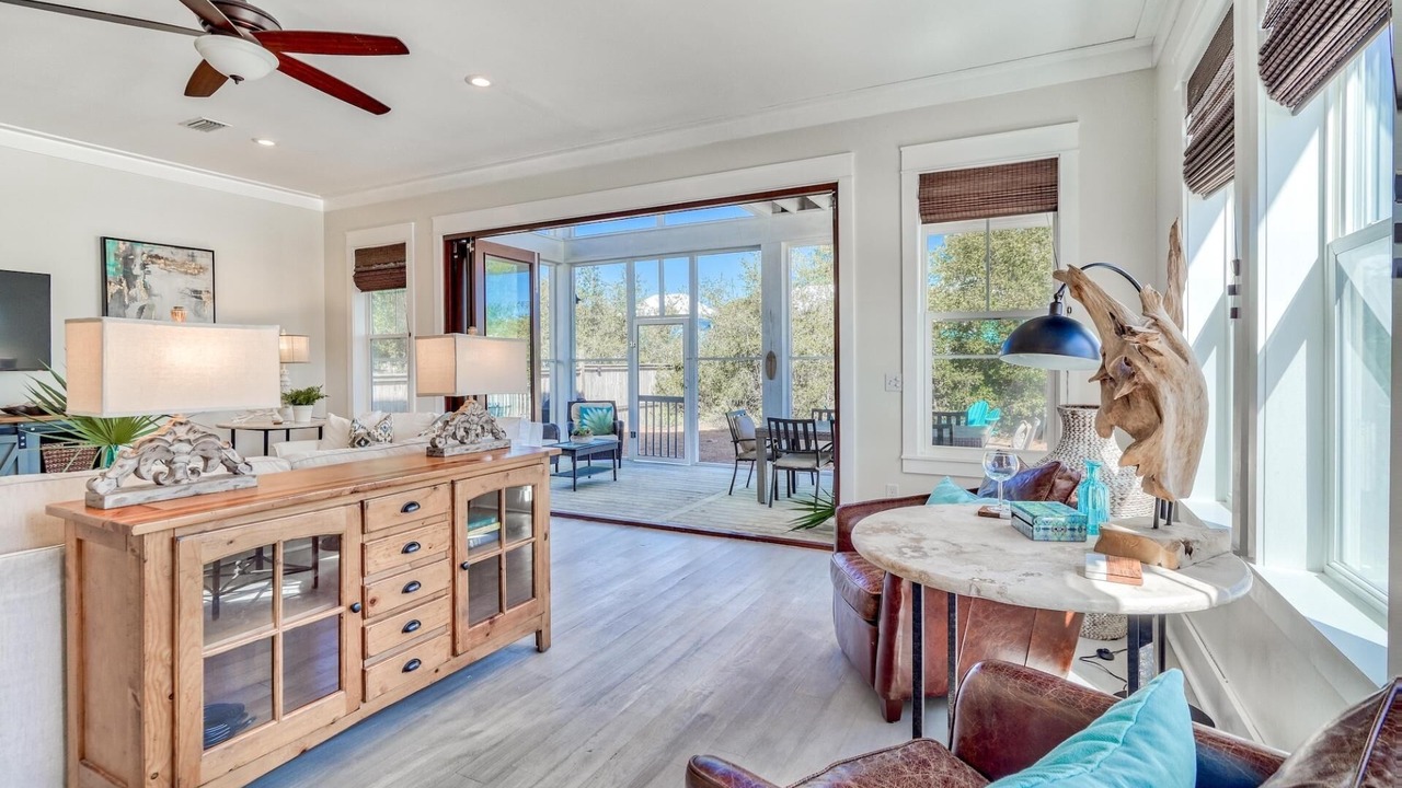 Photo of Livingroom in Village of Sugar Beach