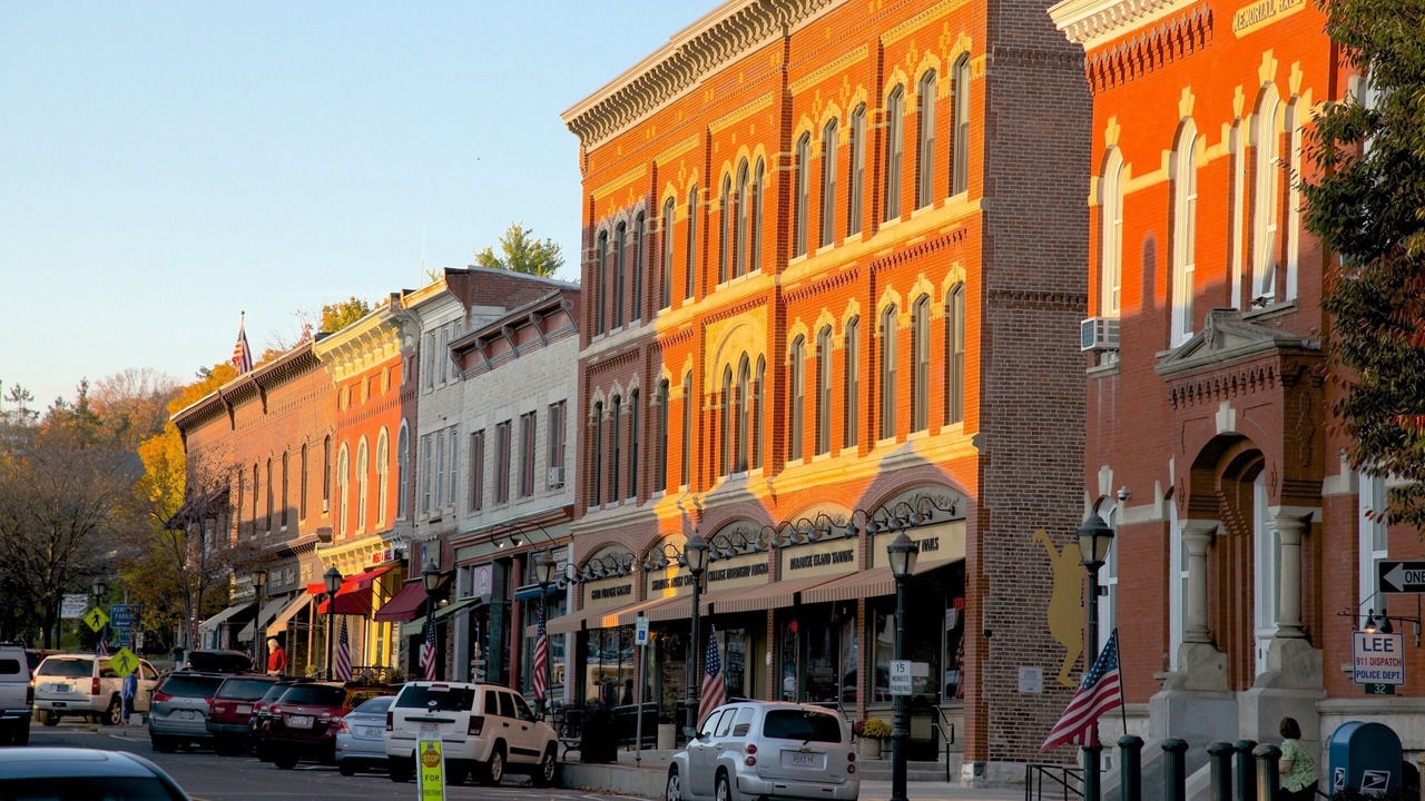 Photo of Others in Lee