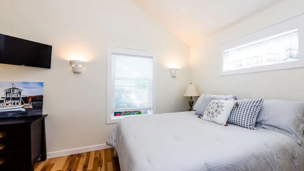 Photo of Bedroom in Paw Paw Lake