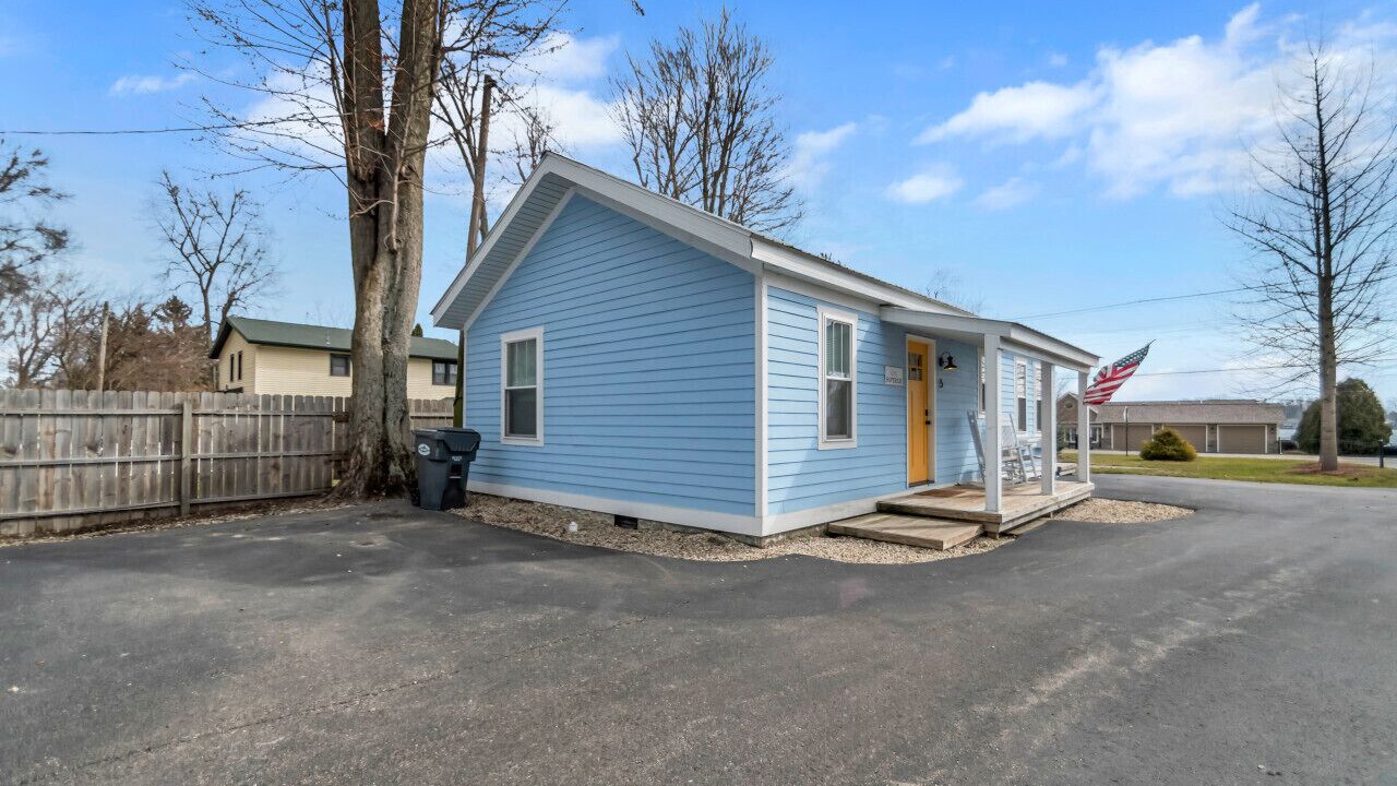 Photo of Outdoor in Paw Paw Lake