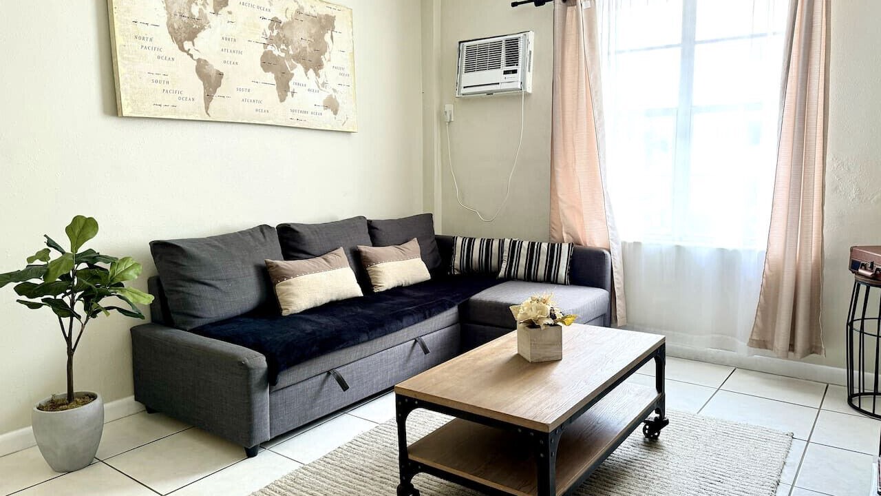 Photo of Livingroom in Mid Beach