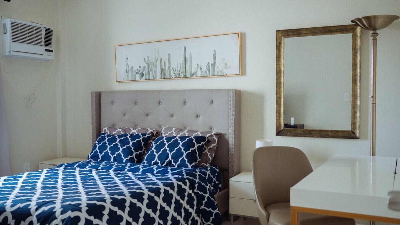 Photo of Bedroom in Mid Beach