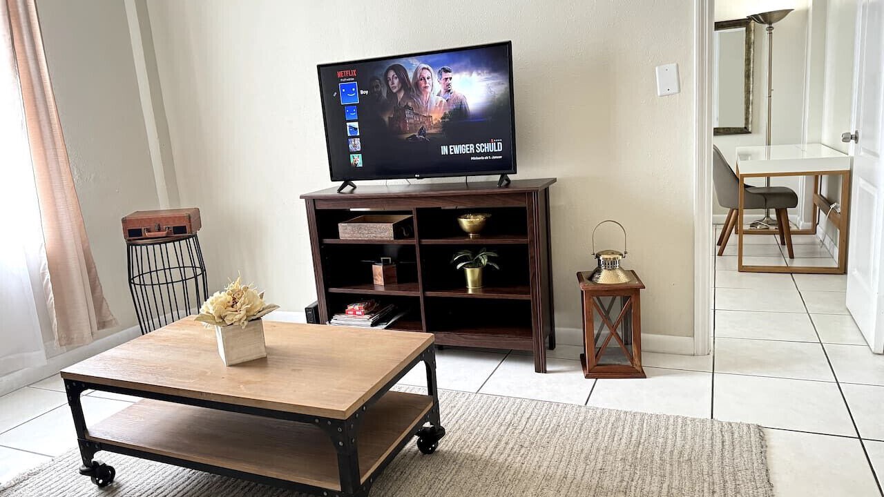 Photo of Livingroom in Mid Beach