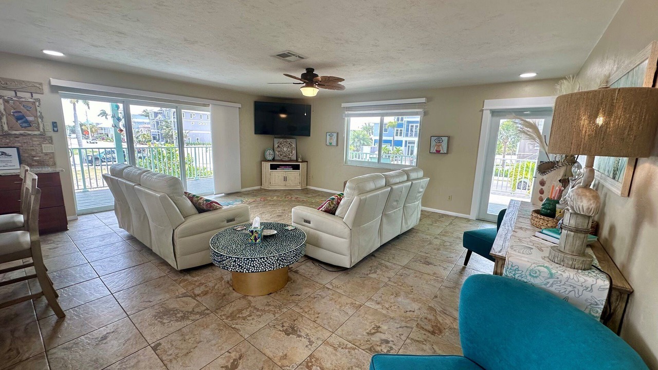 Photo of Livingroom in Laguna Shores