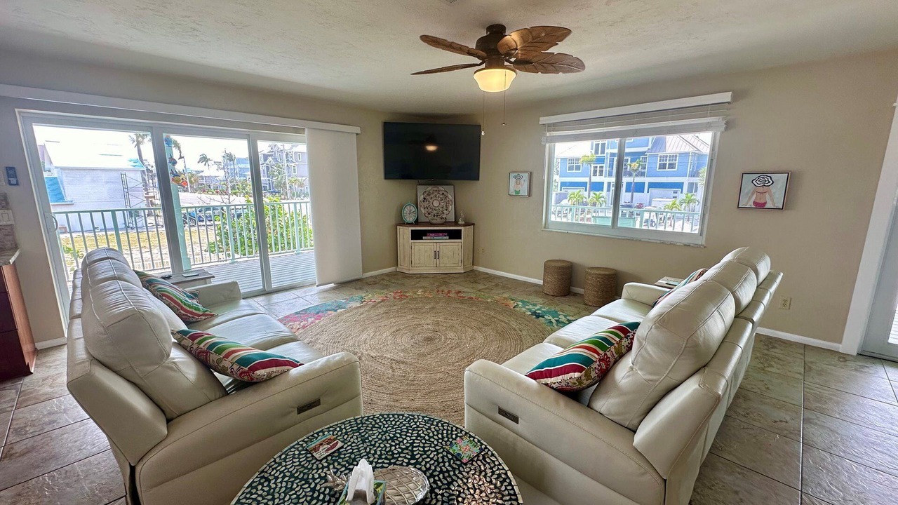 Photo of Livingroom in Laguna Shores