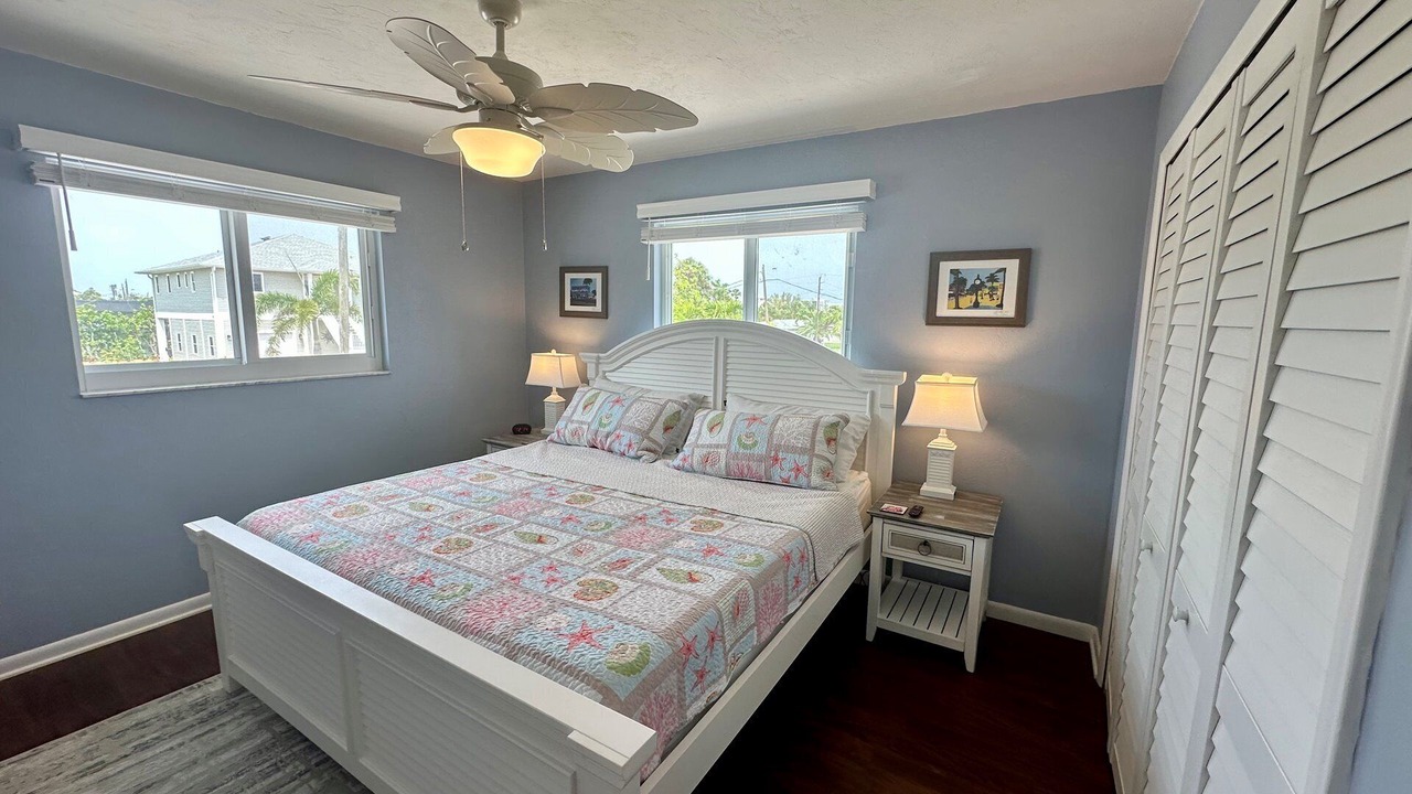 Photo of Bedroom in Laguna Shores