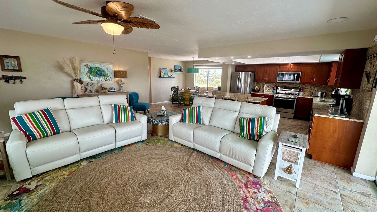 Photo of Livingroom in Laguna Shores