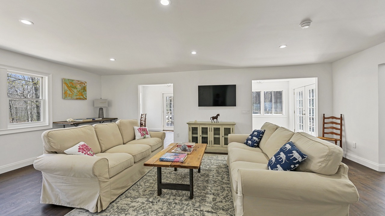 Photo of Livingroom in Noyack