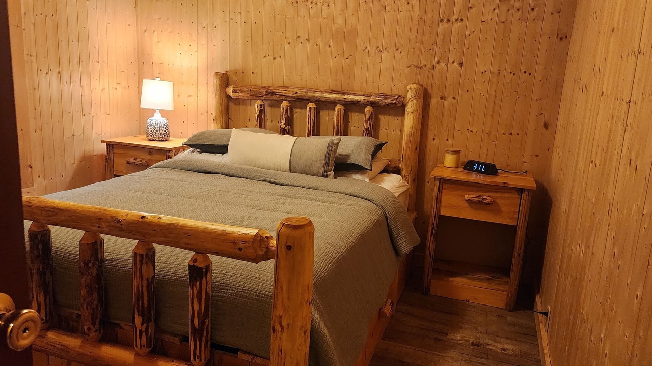 Photo of Bedroom in Inlet