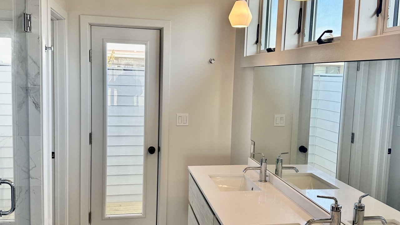 Photo of Bathroom in Bay Shore