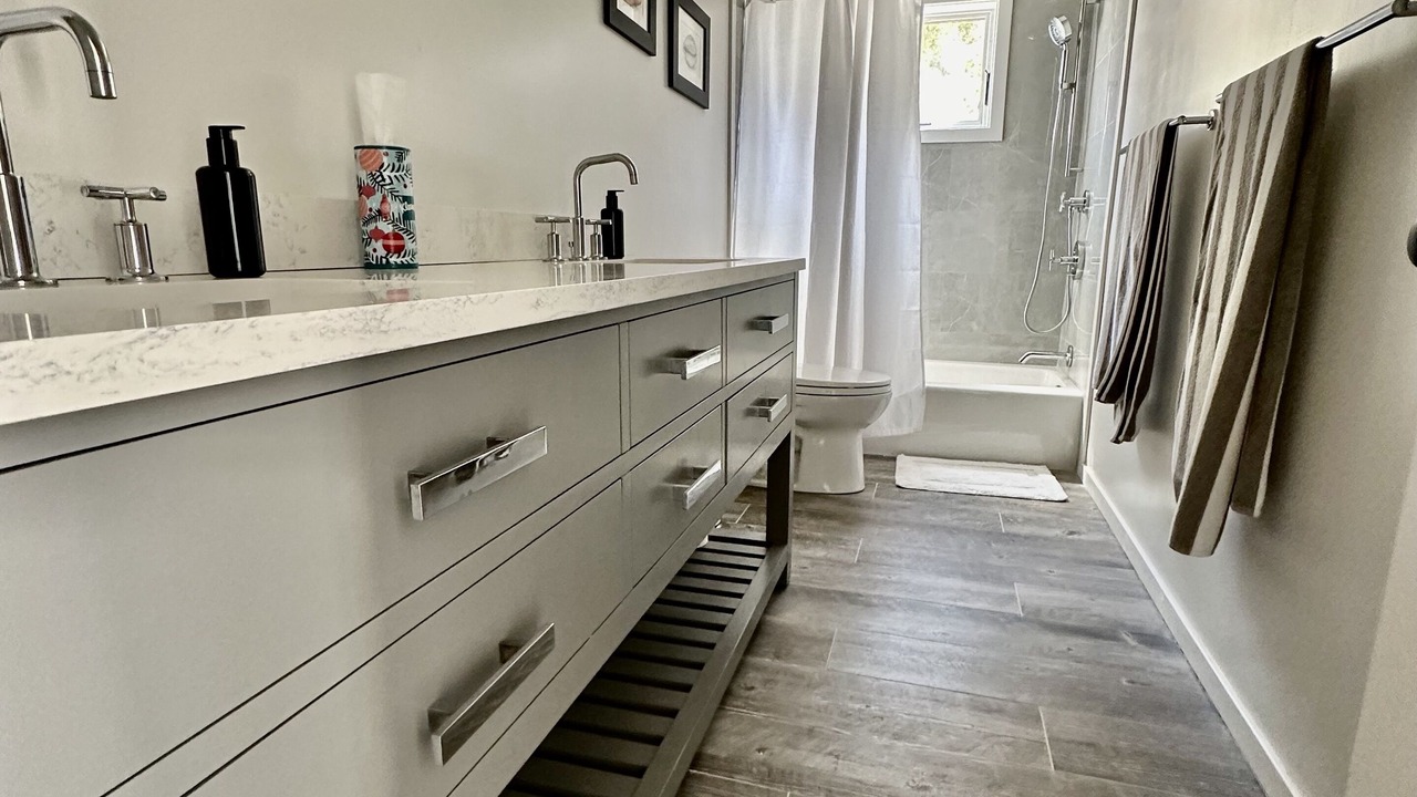 Photo of Bathroom in Bay Shore