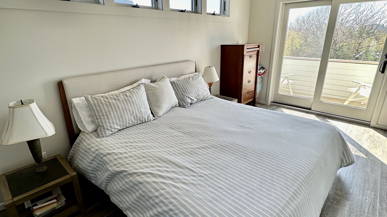 Photo of Bedroom in Bay Shore