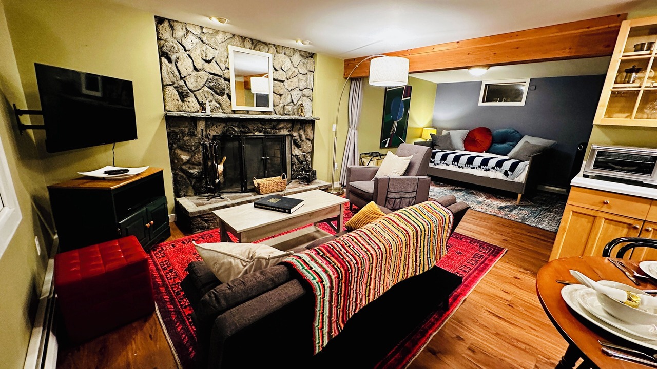 Photo of Livingroom in Truro