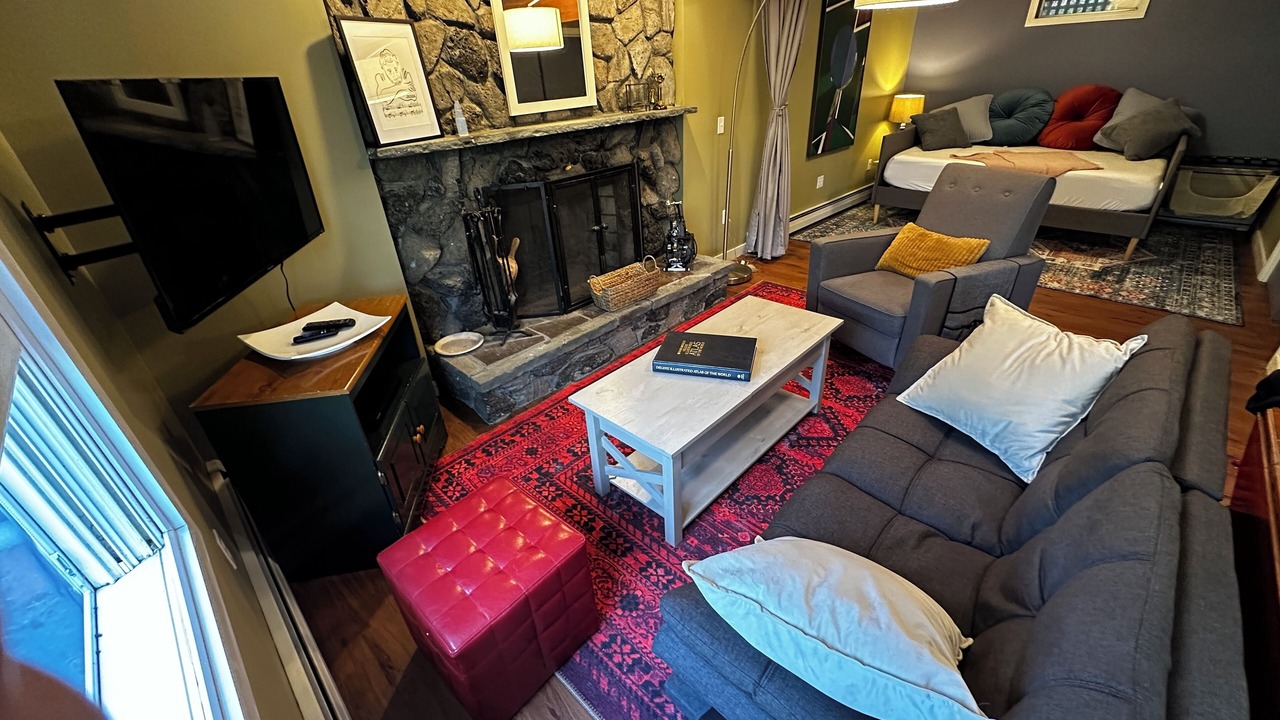 Photo of Livingroom in Truro