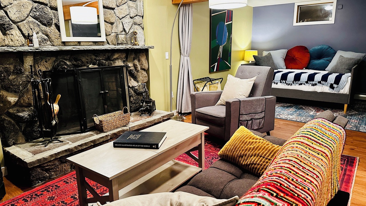 Photo of Livingroom in Truro