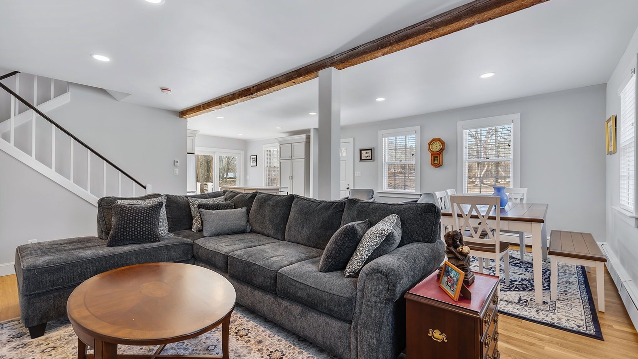 Photo of Livingroom in West Barnstable