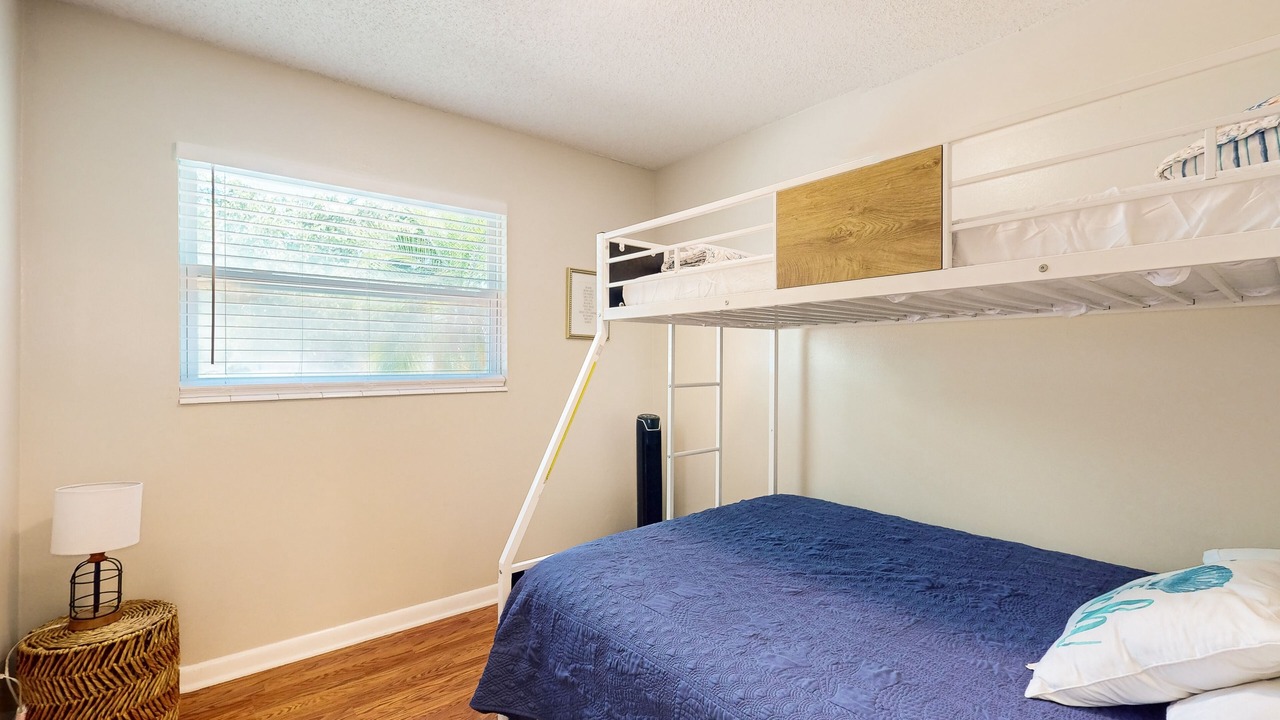 Photo of Bedroom in College Green Estates