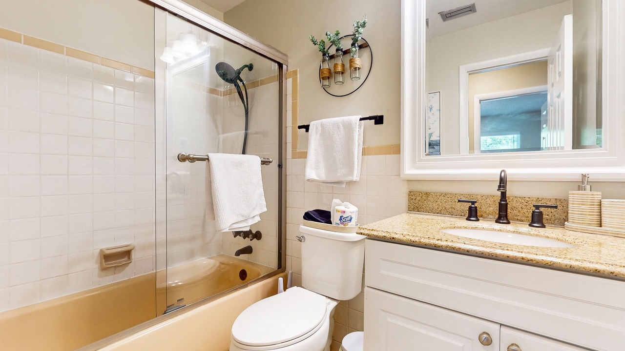 Photo of Bathroom in College Green Estates