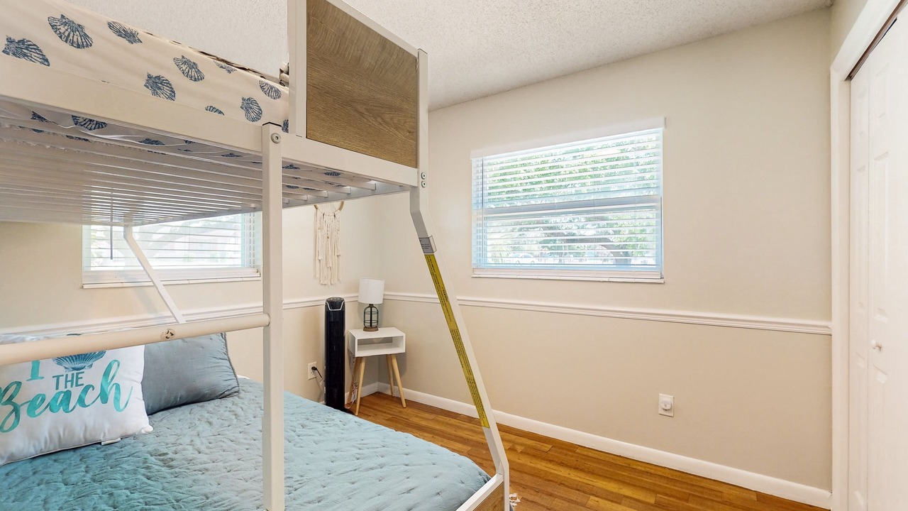 Photo of Bedroom in College Green Estates