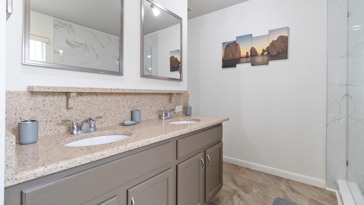 Photo of Bathroom in Bridgewater Crossing