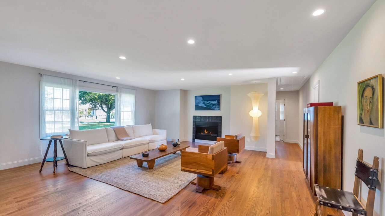 Photo of Livingroom in Northville