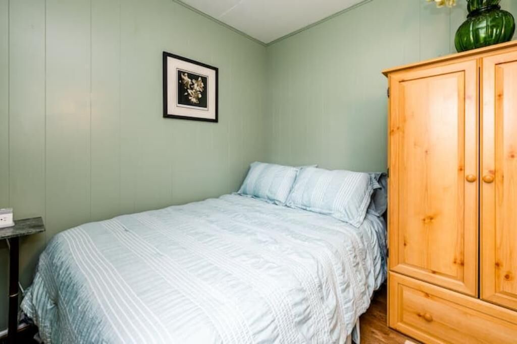 Photo of Bedroom in Three Oaks