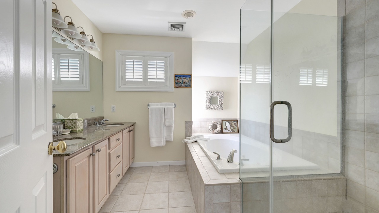 Photo of Bathroom in West Hampton Dunes
