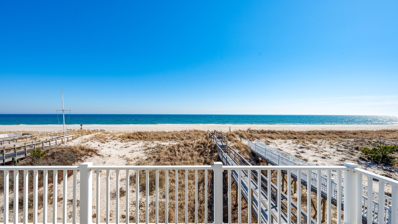 Photo of Patio Balcony in West Hampton Dunes