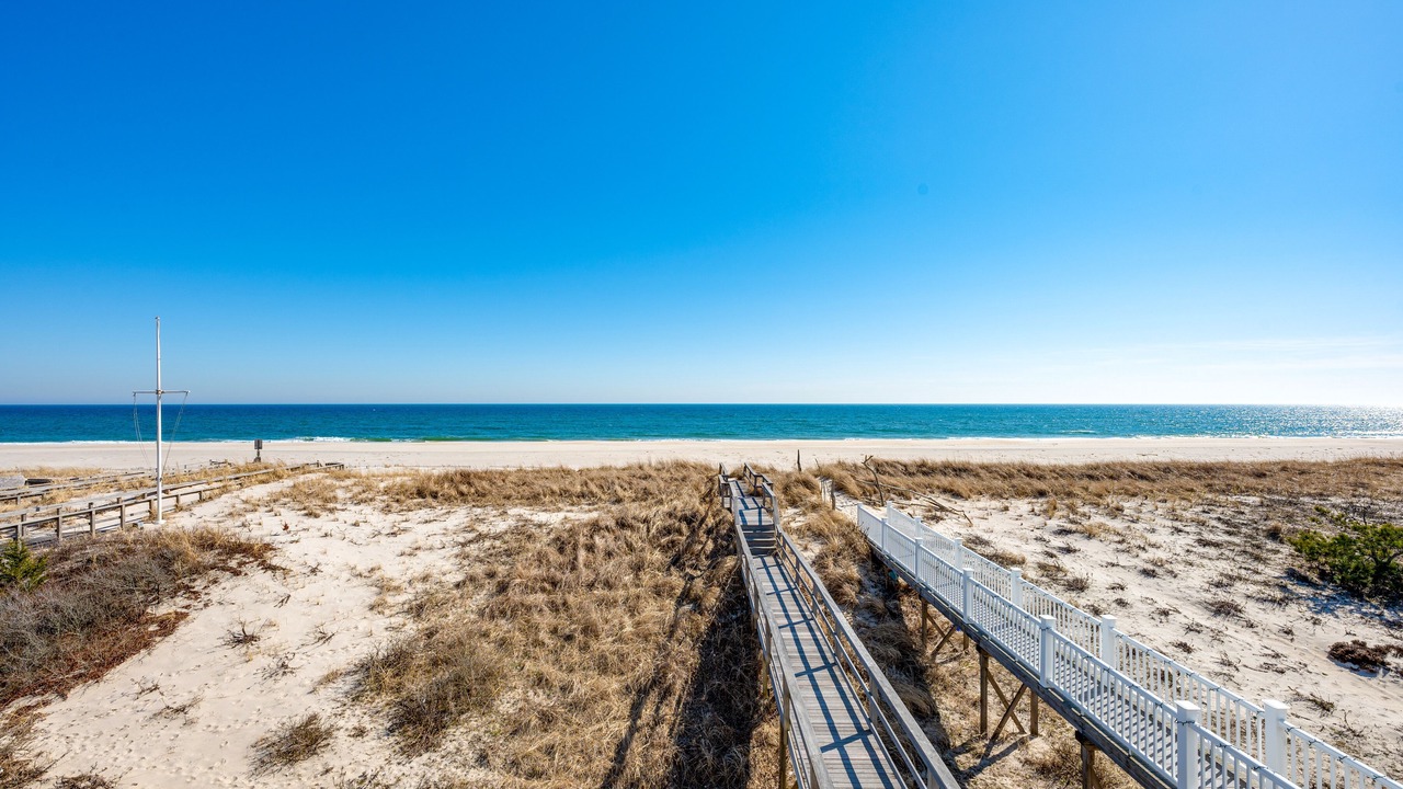 Photo of Patio Balcony in West Hampton Dunes