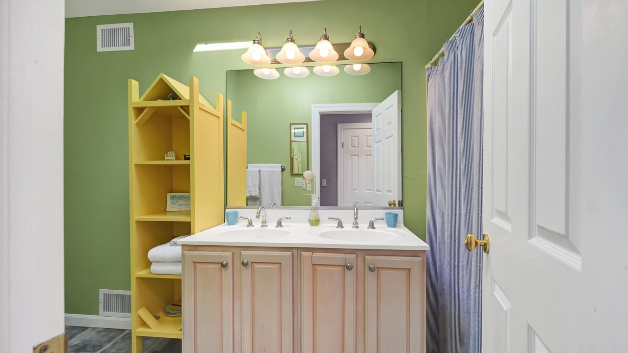 Photo of Bathroom in West Hampton Dunes