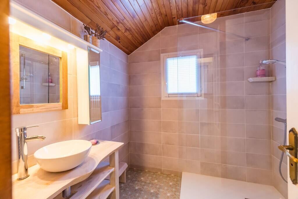 Photo of Bathroom in Loguivy