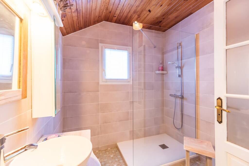 Photo of Bathroom in Loguivy