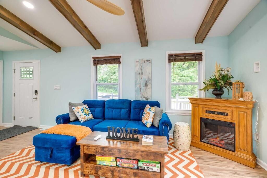 Photo of Livingroom in Front Royal