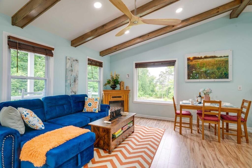 Photo of Livingroom in Front Royal