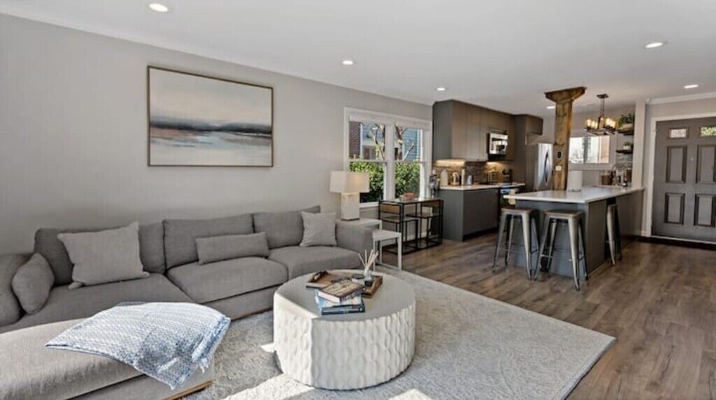 Photo of Livingroom in Virginia Square