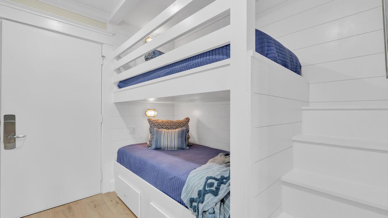 Photo of Bedroom in Lakeside at Blue Mountain Beach
