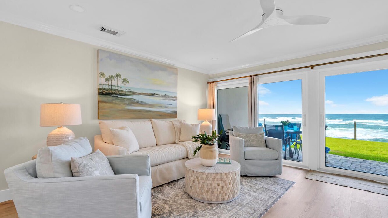 Photo of Livingroom in Lakeside at Blue Mountain Beach