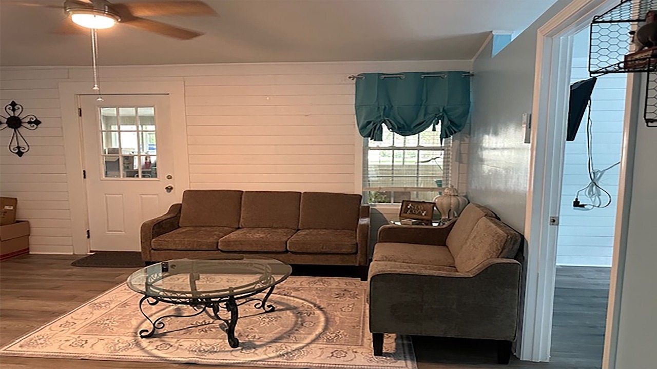 Photo of Livingroom in Crawfordville