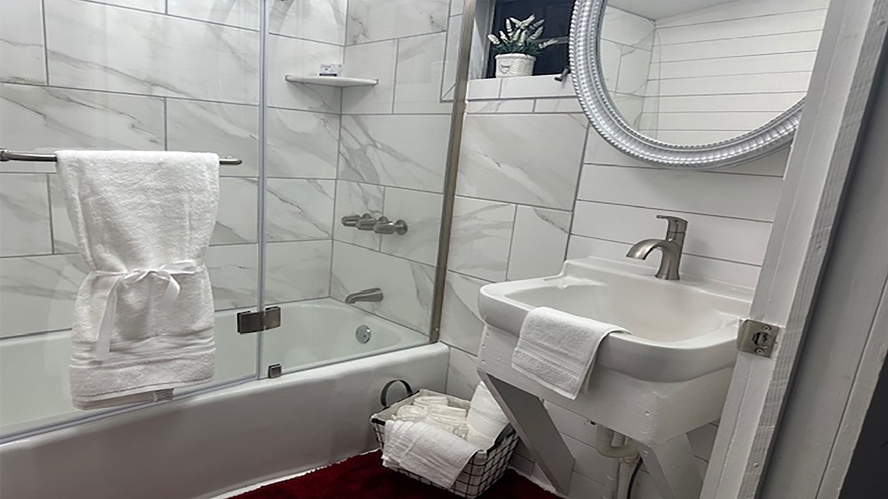 Photo of Bathroom in Crawfordville
