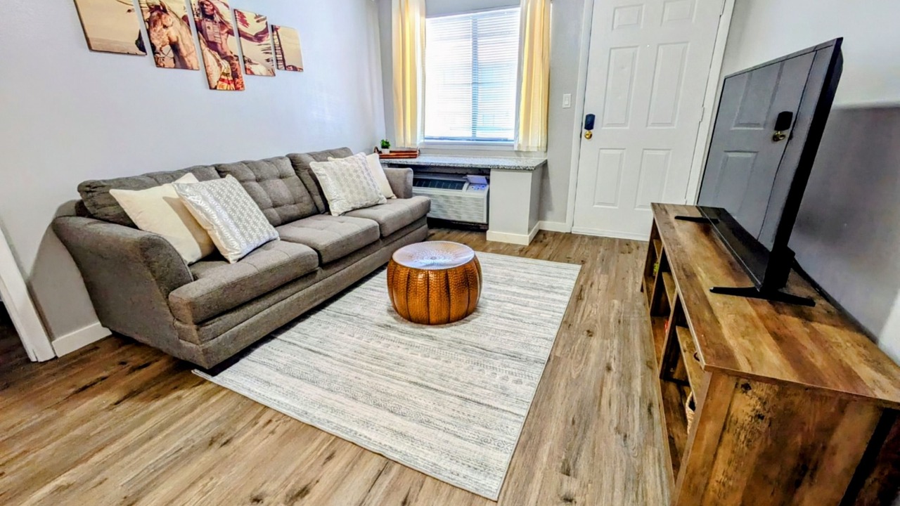 Photo of Livingroom in Tallahassee