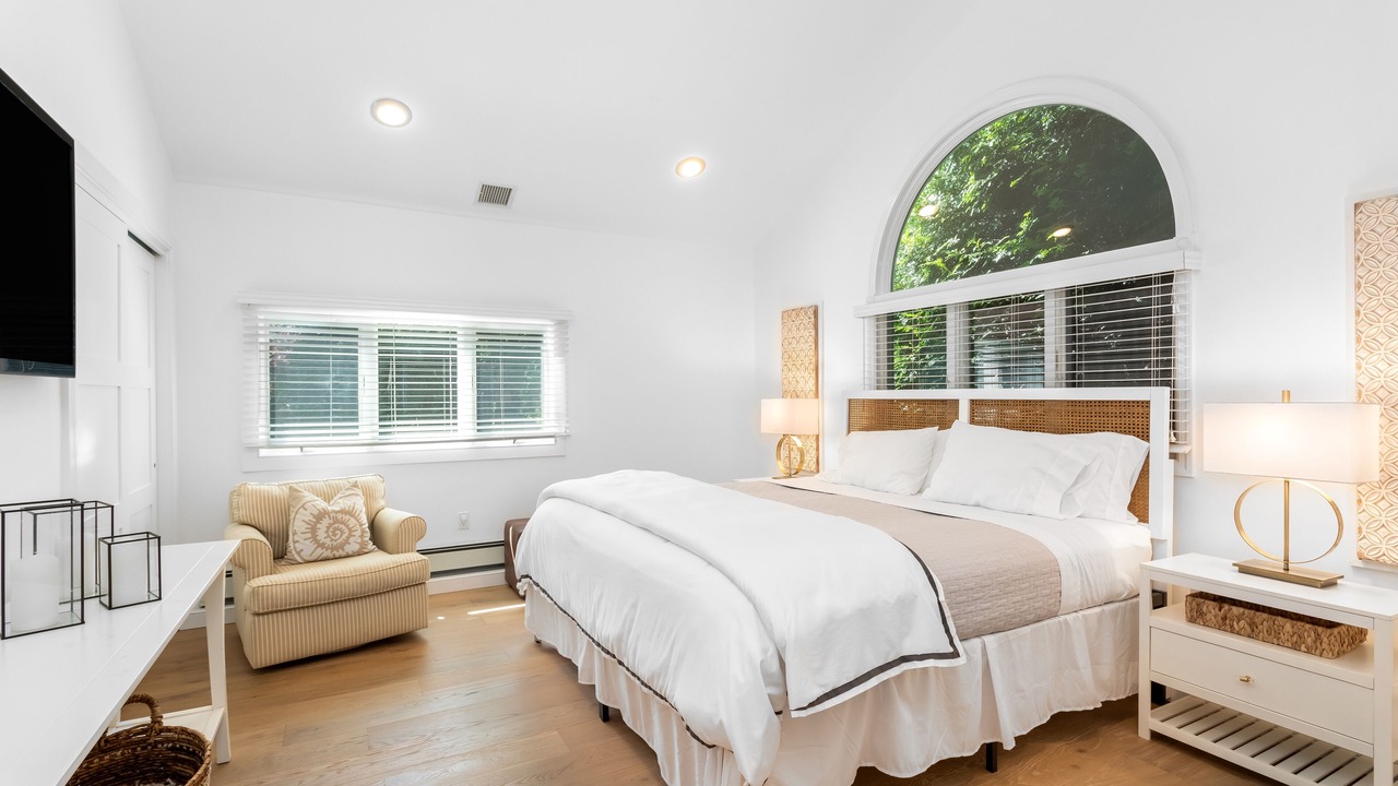 Photo of Bedroom in Speonk