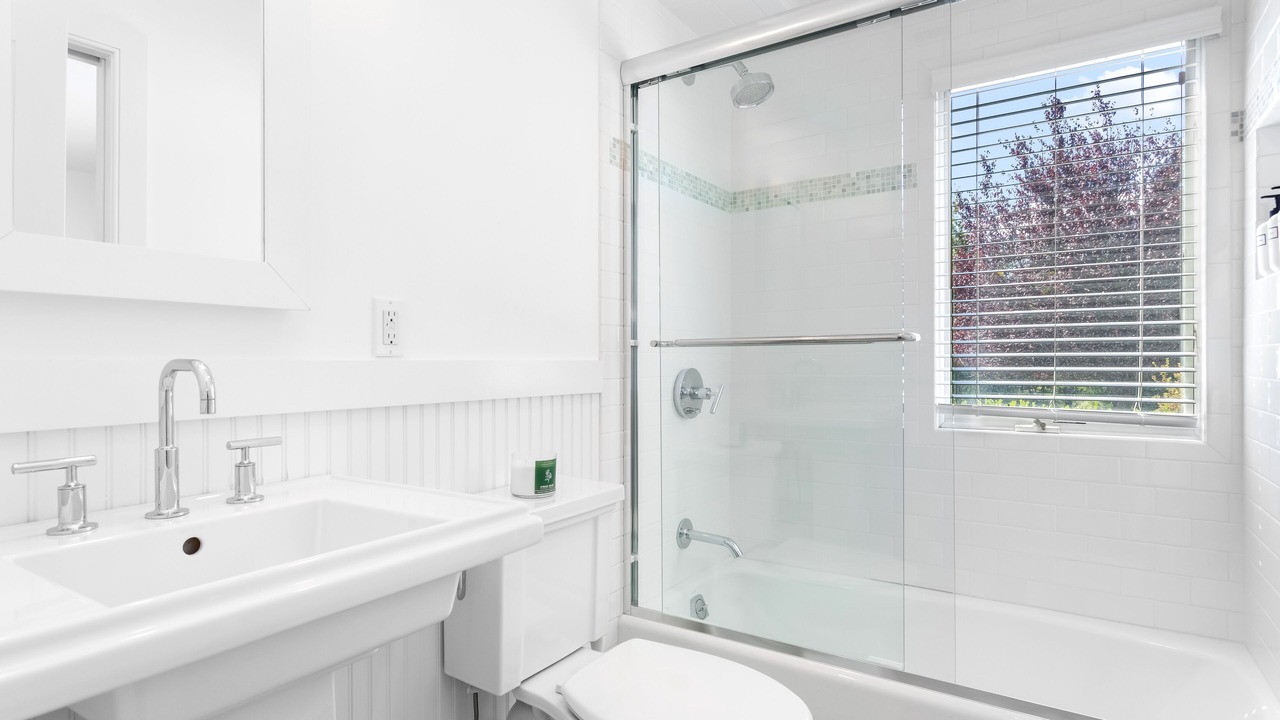 Photo of Bathroom in Speonk