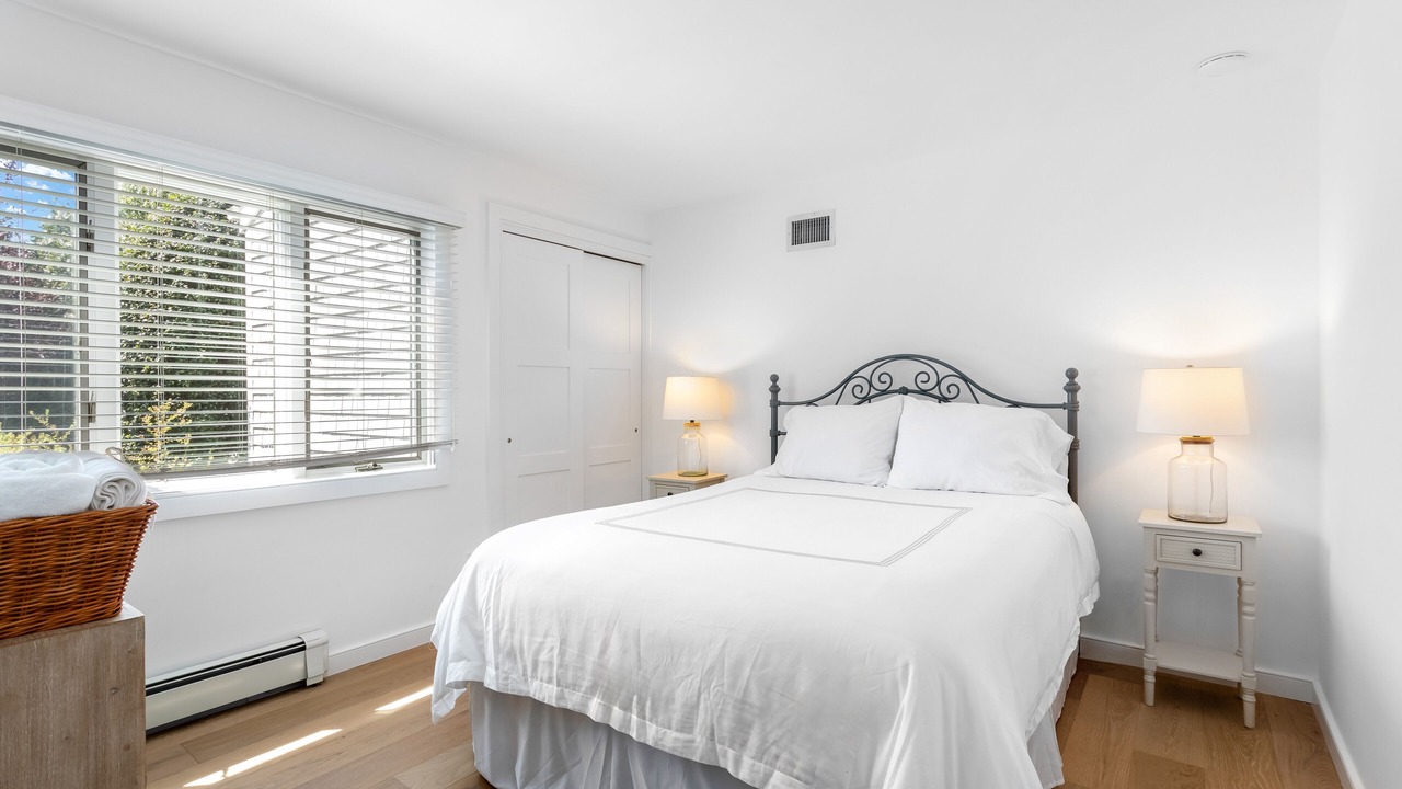 Photo of Bedroom in Speonk