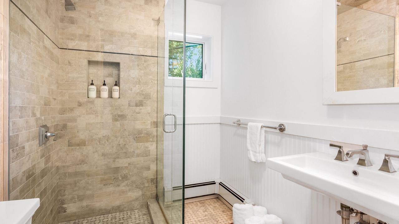 Photo of Bathroom in Speonk
