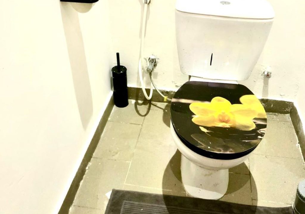 Photo of Bathroom in Lingwala