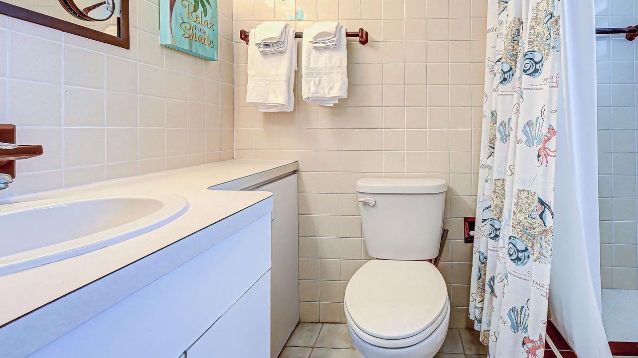 Photo of Bathroom in Golden Beach