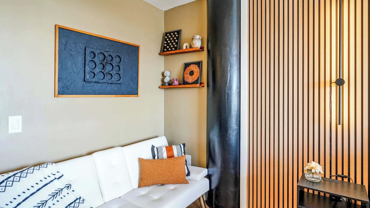 Photo of Livingroom in North Bay Village