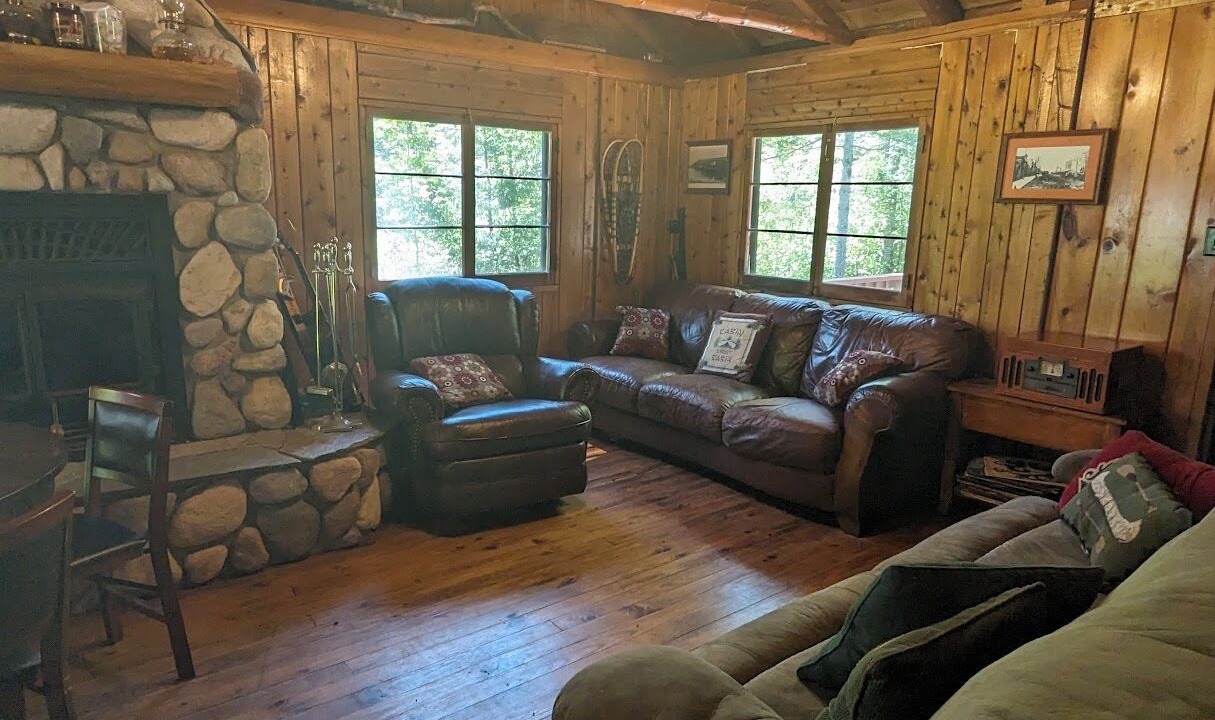 Photo of Livingroom in Kewadin