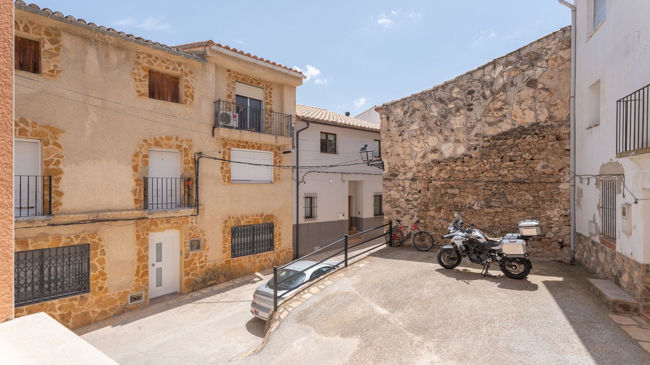 Photo of Outdoor in Benafer
